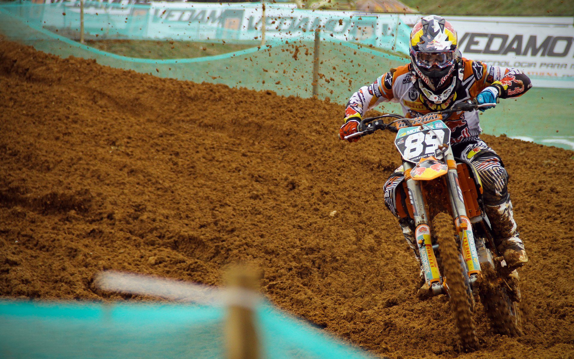 雄鹿防守锁死鹈鹕，爱德华兹成为关键先生